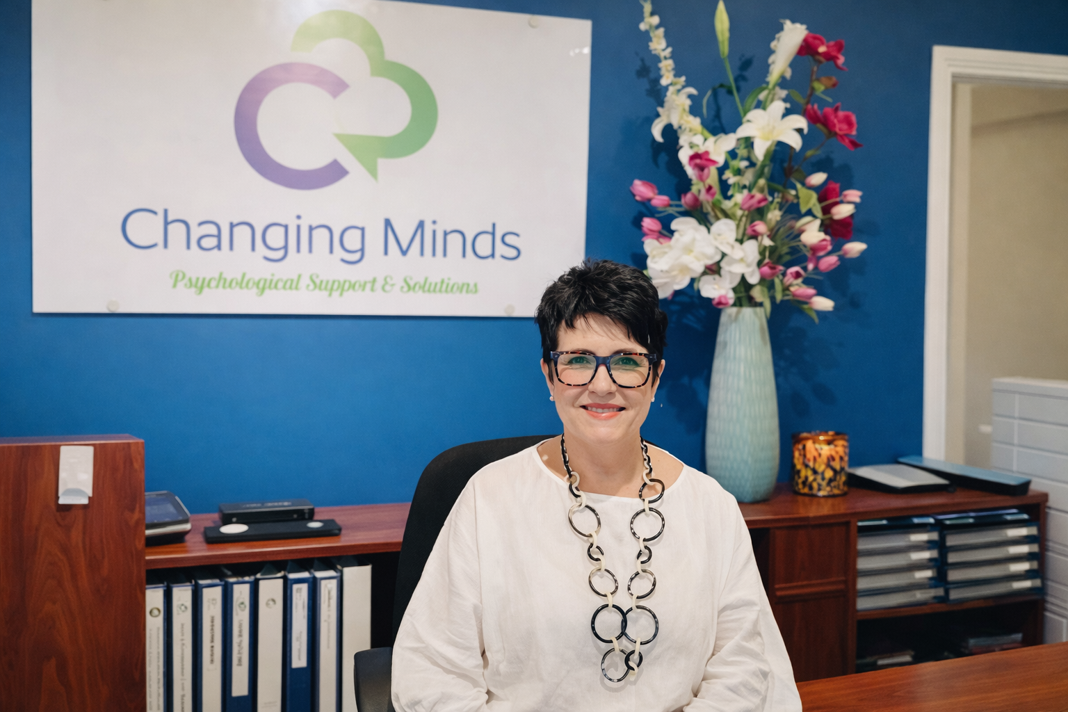 Merilee, Receptionist